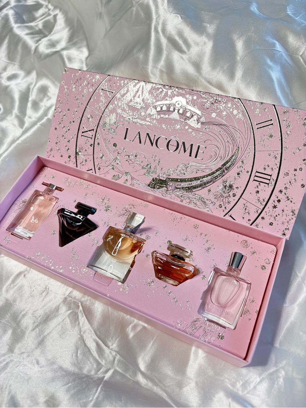 Lancome Mini Perfume Collection Set Limited Edition Holiday Gift Set. - Picture 3 of 4